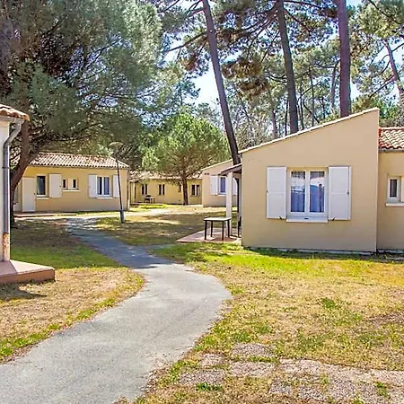 Azureva Club Ile D'oleron 假日公园 3*